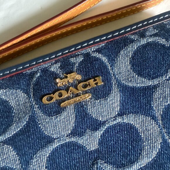 cz452 Coach Corner Zip Wristlet Cherry Charm Signature Denim & Vachetta Leather - Picture 7 of 7